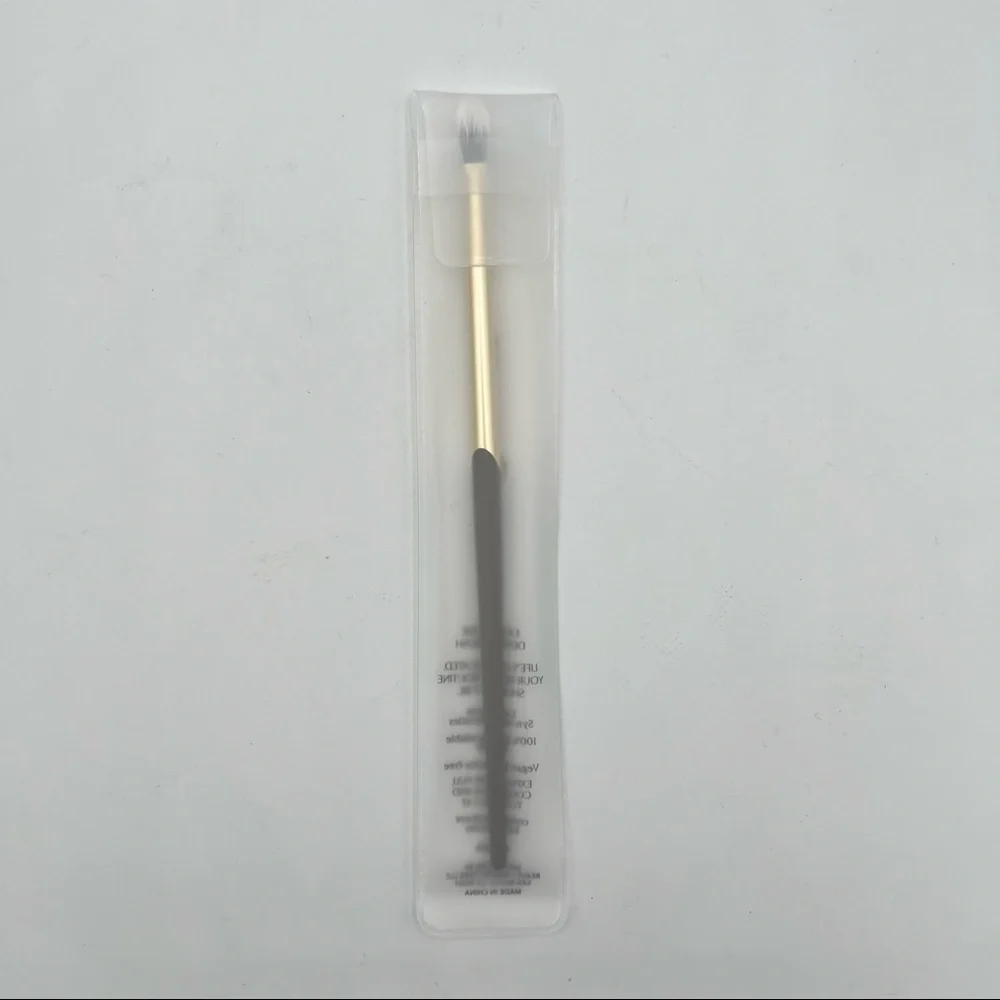 Complex Culture Easy Crease Definer Brush